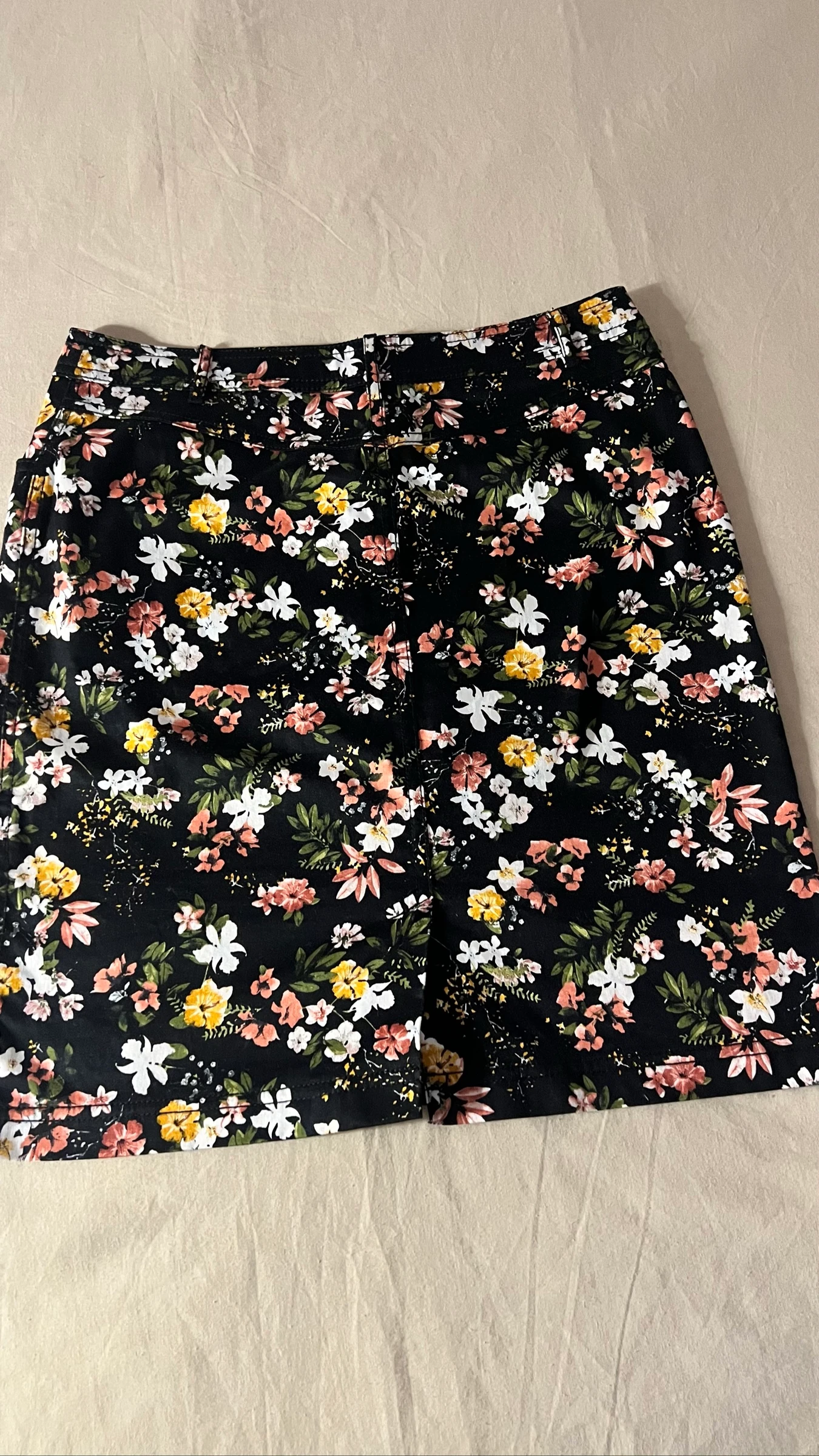 Jolie Jupe d'été Noire à Fleurs – photo 3